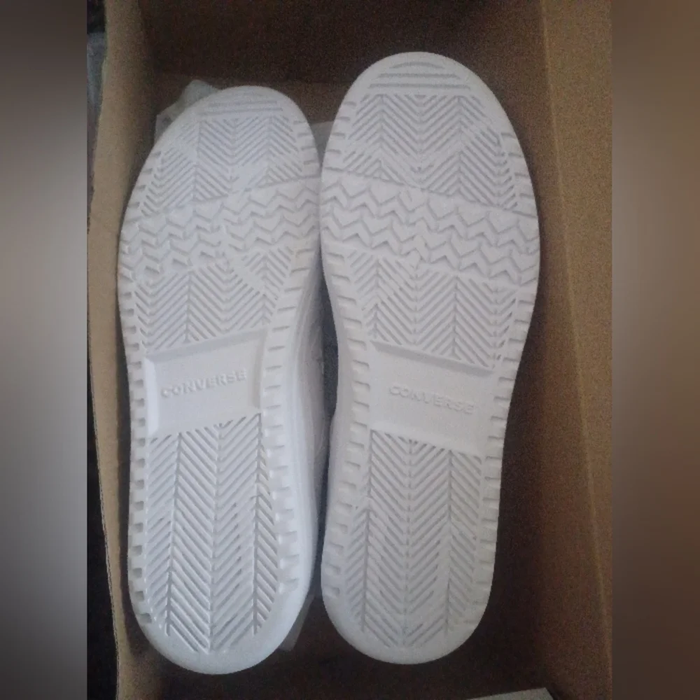 Mens Converse Day One Court Shoes Size 9.5 Triple White Sneakers BNIB - Picture 4 of 6